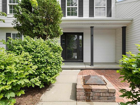 4th image of 2910 Arrowhead Ln