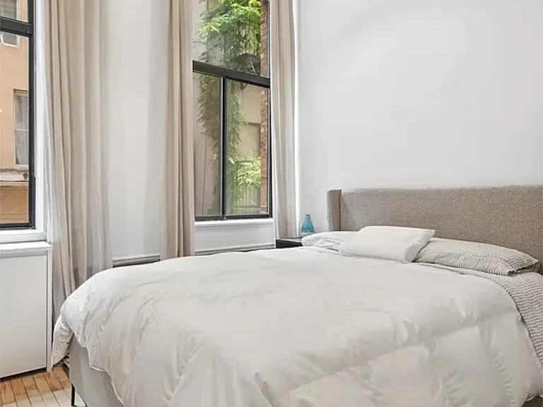 39 E 12th St #310 — Photo 5