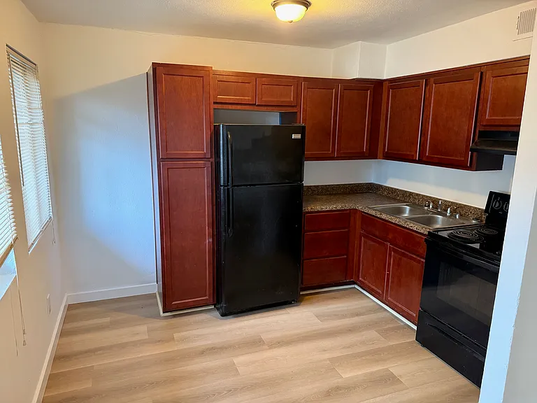 741 Carter St NW #4 — Photo 3