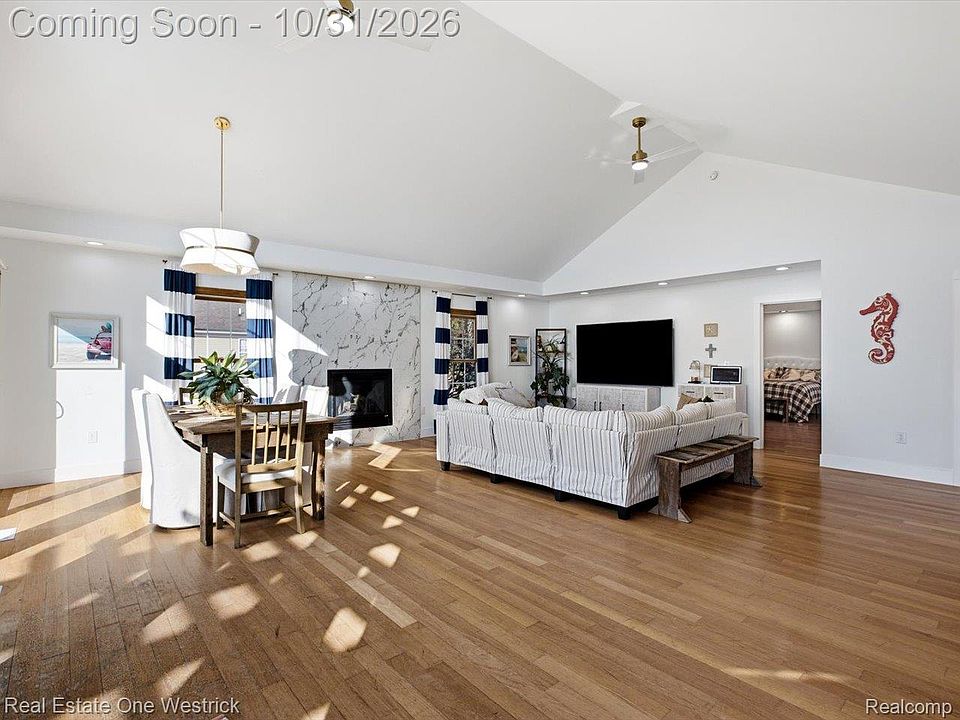 850 Townsend Dr, photo 18