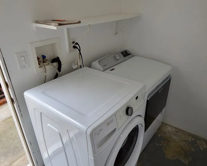 North Park 2 Bed 2 Bath Apartment! Includes 1 Car Garage + 1 Parking Space + Complimentary Washer... — Photo 6