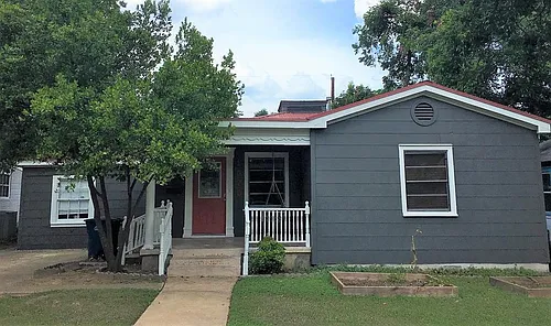 1020 Ellingson Ln Photo 1