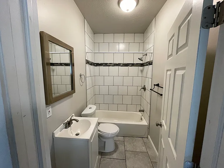 2429 B Ave — Photo 8