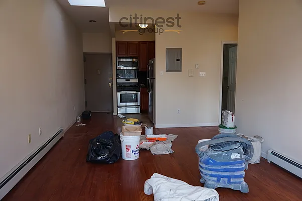 Rented by Citi Nest Group LLC | media 31