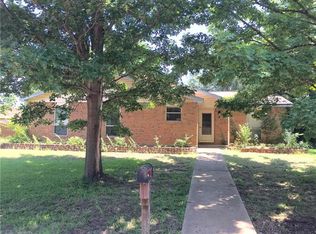 300 Windmere Cir, Corinth, TX 76210