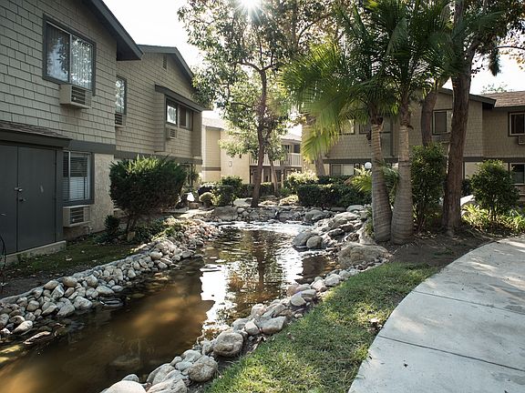 3rd image of 960 E Bonita Ave Unit 33