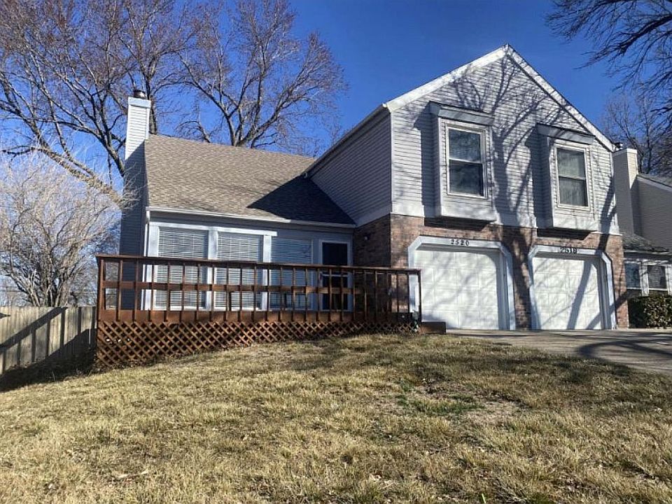Left side of Duplex w/ deck 