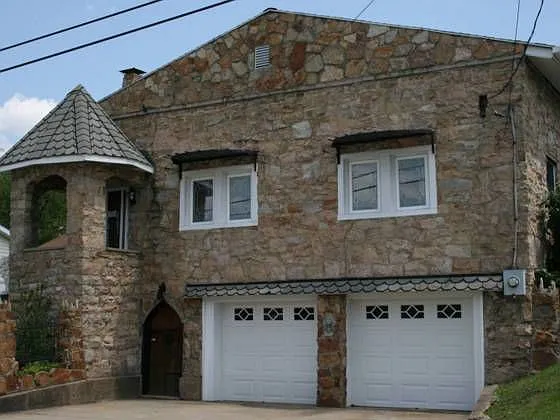 2021 Baldridge Ave photo 1