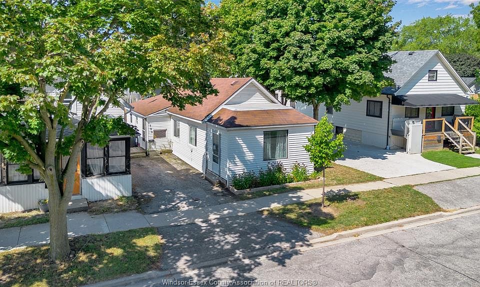 1st image of 198 Brock St