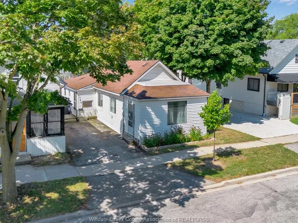 198 Brock St, Amherstburg, ON N9V 2G9