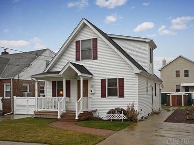 219 Ribbon St, Franklin Square, NY, 11010