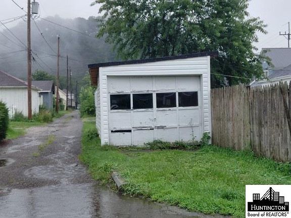 5th image of 5915 Farney Ave