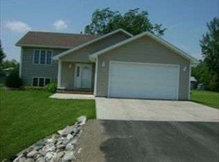 613 N Woodland Dr, Thompson, ND 58278