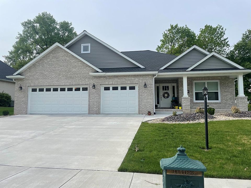 1113 White Oak Trl, Godfrey, IL 62035 Zillow