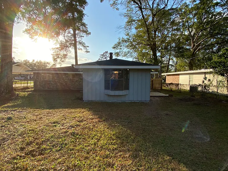 108 Florence Dr — Photo 14