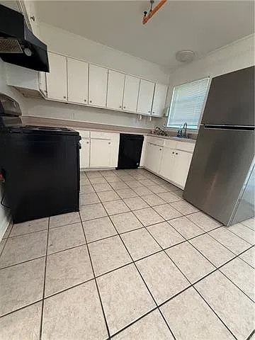4 bed, 2.5 bath, 1600 sqft, $2,200 — Photo 4