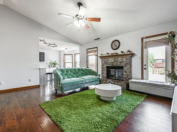 5th image of 1404 Mahony Ct