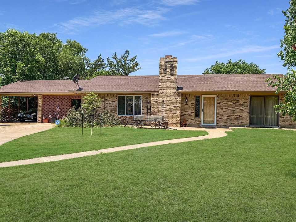 1st image of 44884 Woodlake Dr