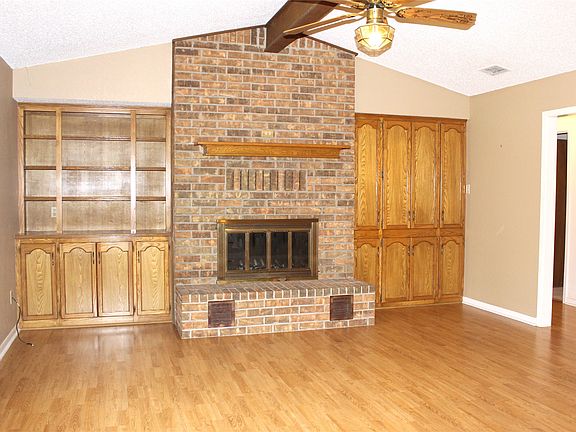 3rd image of 712 Prairie Wind Blvd