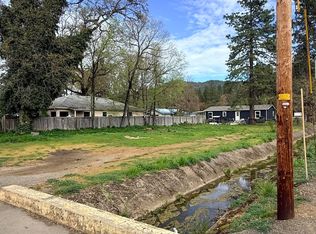 237 S Caves Ave, Cave Junction, OR