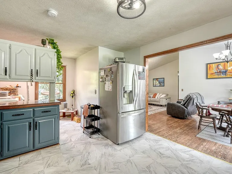 1085 Jones Creek Rd — Photo 18