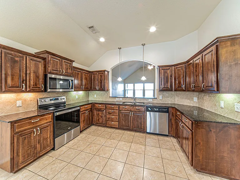 8036 Branch Hollow Trl — Photo 5