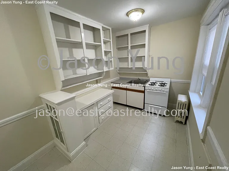 55 Linden St #5 — Photo 6