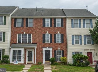 42789 Pilgrim Sq, Chantilly, VA 20152
