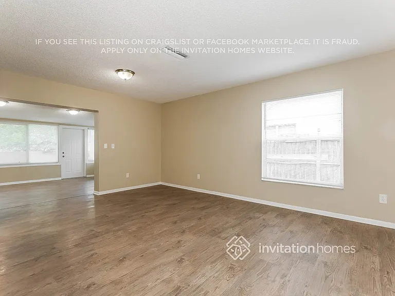 14008 Capitol Dr — Photo 5