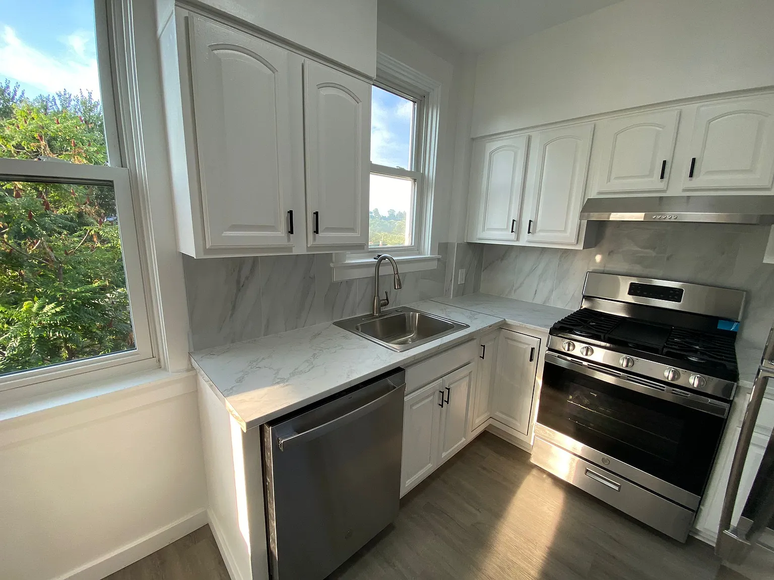 3 bed, 1.5 bath, 1200 sqft, $1,750 — Photo 4
