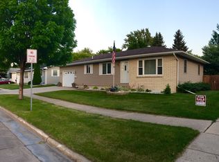 3557 11th Ave N, Grand Forks, ND 58203