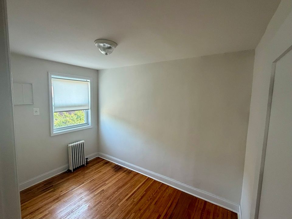 1st image of 67-64 223rd Pl