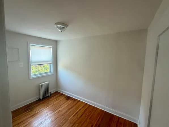 67-64 223rd Pl, Oakland Gardens, NY 11364