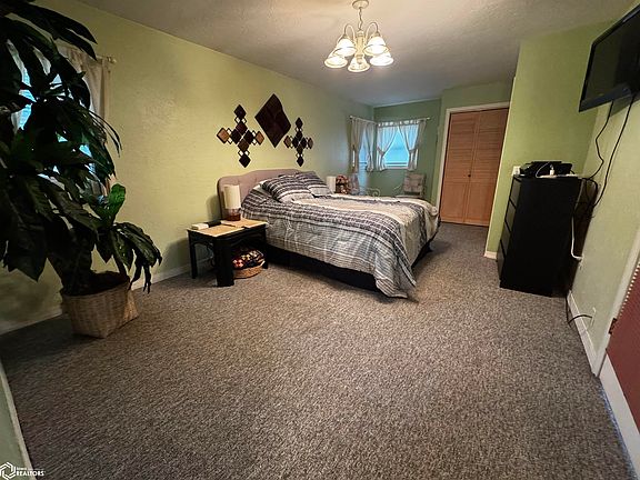 4th image of 721 Isett Ave