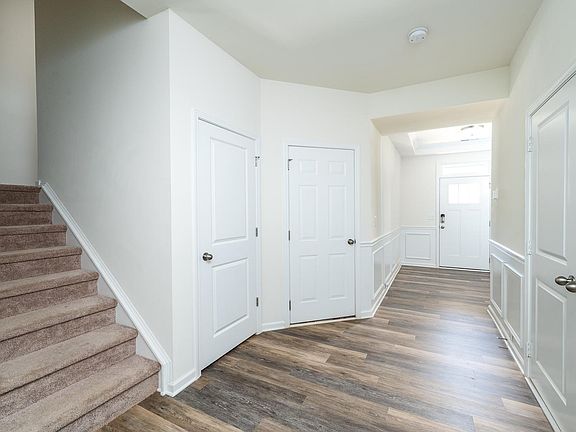 4th image of 2330 Creekmere Ln