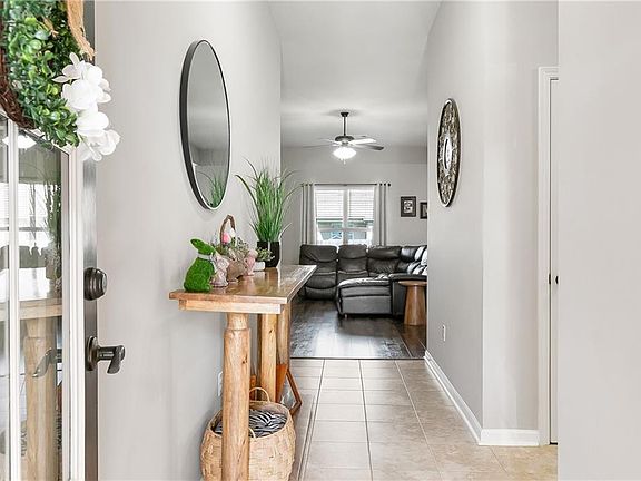 3rd image of 1028 E Creek Ct