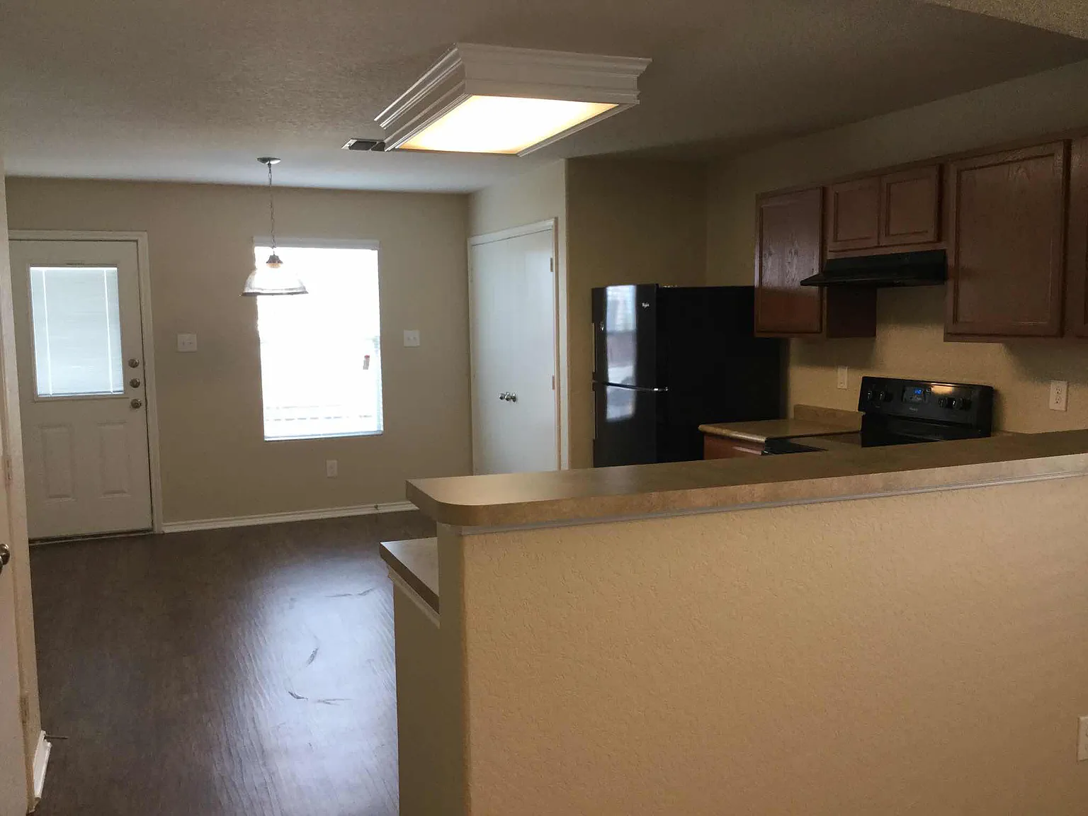 3 bed, 2.0 bath, 1474 sqft, $1,695 — Photo 3