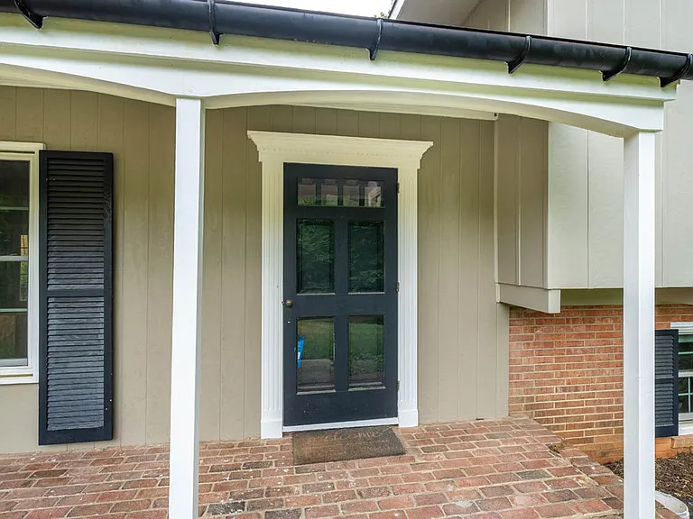 4222 Arbutus Dr — Photo 2