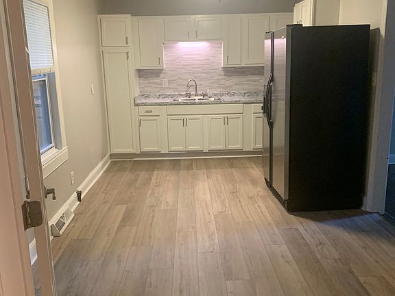 3rd image of 2825 Fordwood Dr
