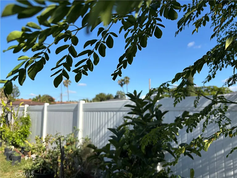 820 N Justin Pl — Photo 18