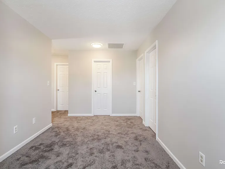 5126 Coloma Ct — Photo 8