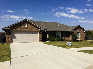 4213 Syracuse St, Moore, OK 73160