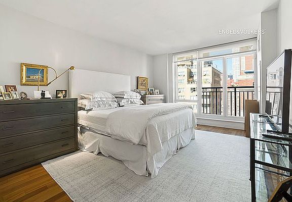 4th image of 45 Park Ave APT 1403
