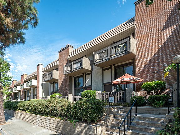 4th image of 1931 Huntington Dr Unit B