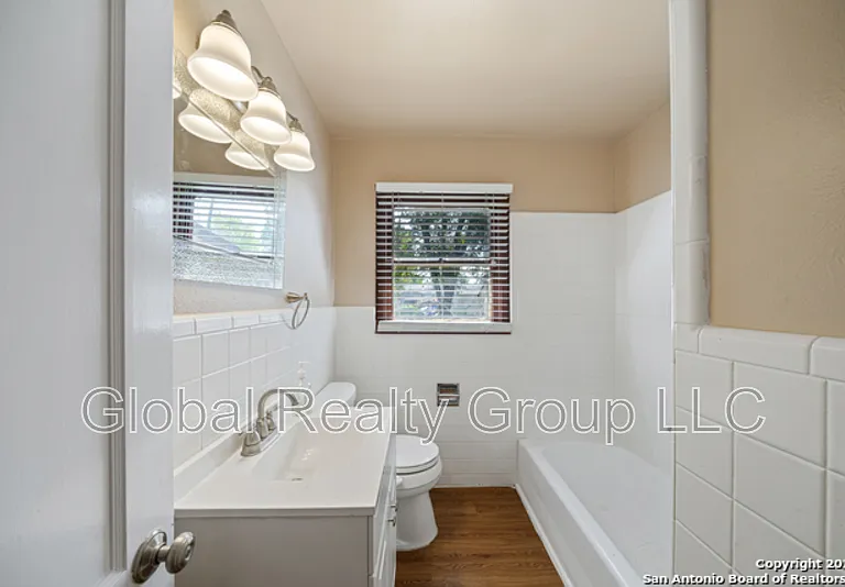 400 Mitchell Ave — Photo 8