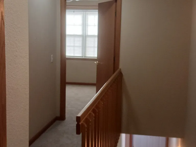 522 Warner St — Photo 9