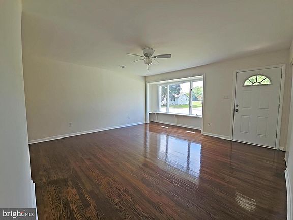 4th image of 82 Harvard Rd