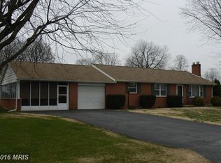 212 Valley Dr, Fayetteville, PA 17222