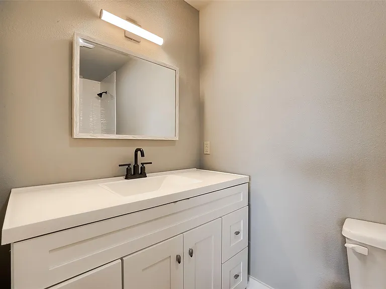 5909 Lago Vista Way #D — Photo 16