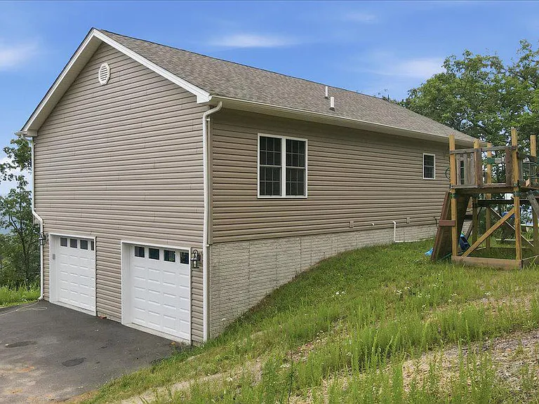 1617 Tomahawk Trl — Photo 30
